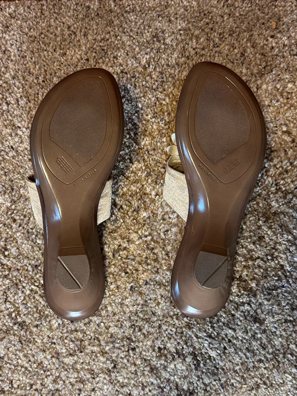 Naturalizer Tan Sandal with White Floral Accent